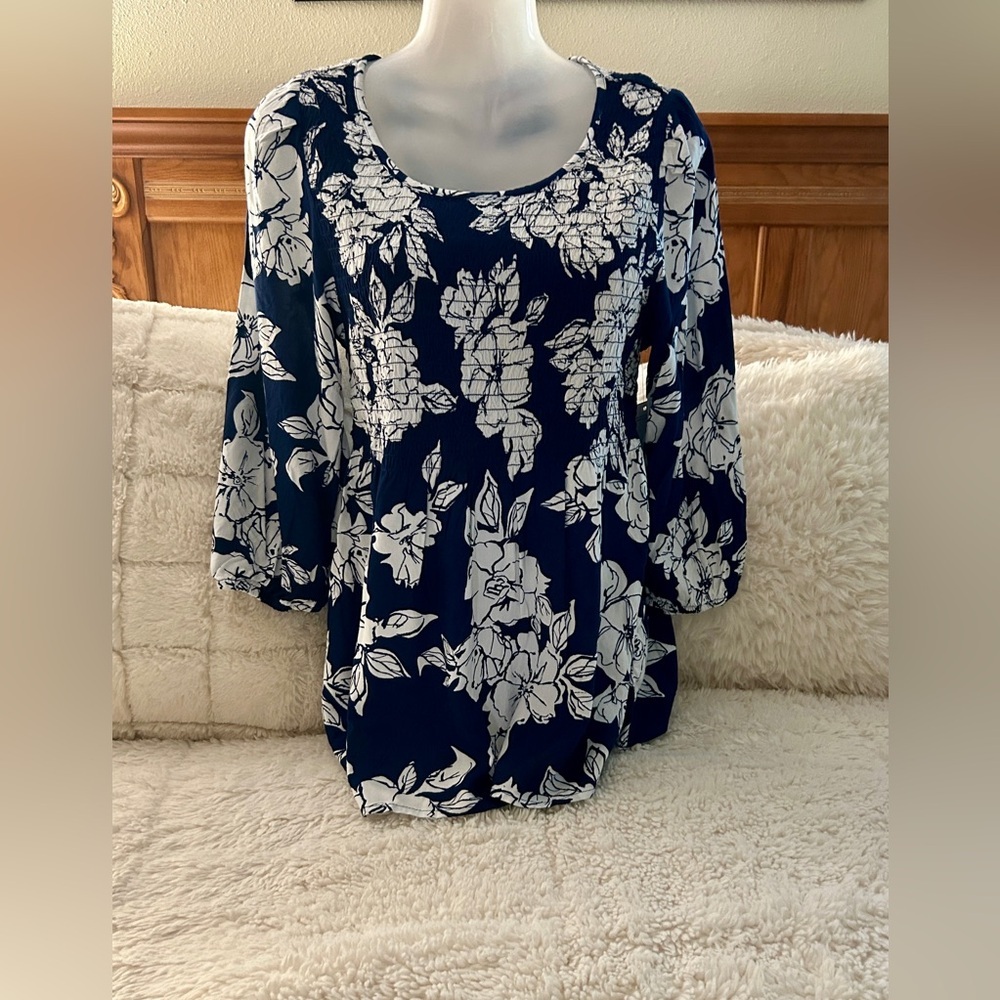 NWT Croft & Barrow Navy Blue White Floral Top SZ S​